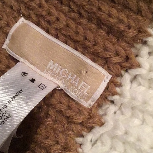 Scarf - Picture 4 of 4